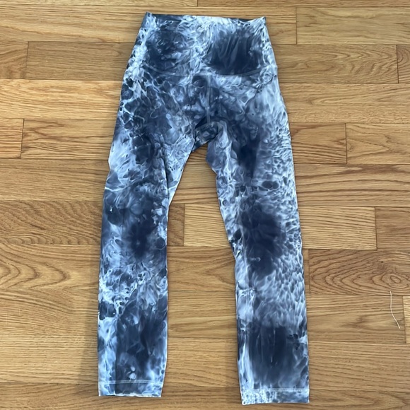 Lululemon leggings - Picture 1 of 3